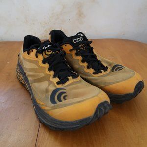 Topo Athletic MTN Racer 2